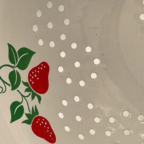 Vintage Colander, White with Red Strawberries by Teleflora 1983 - Picture 8 of 9
